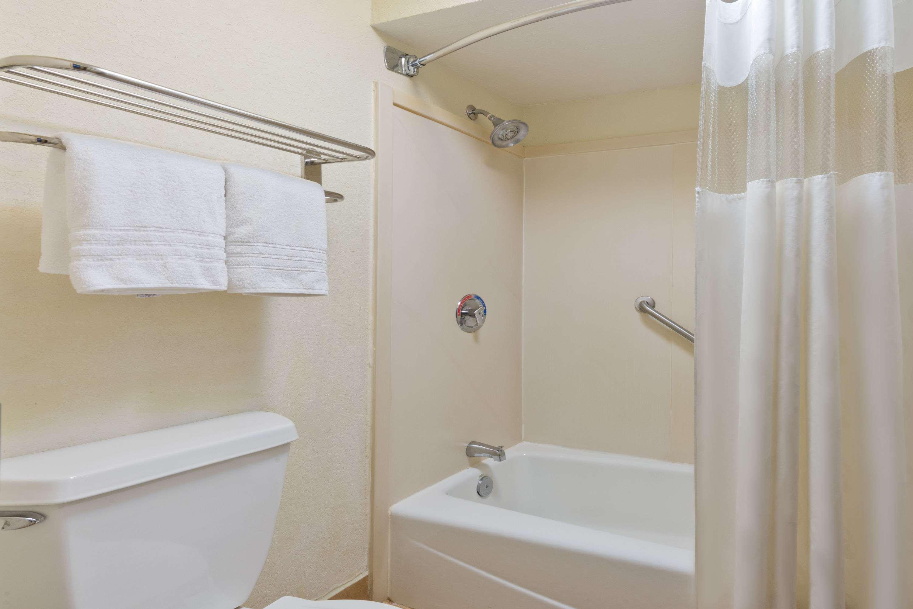 Super 8 By Wyndham Huntersville/Charlotte Area מראה חיצוני תמונה