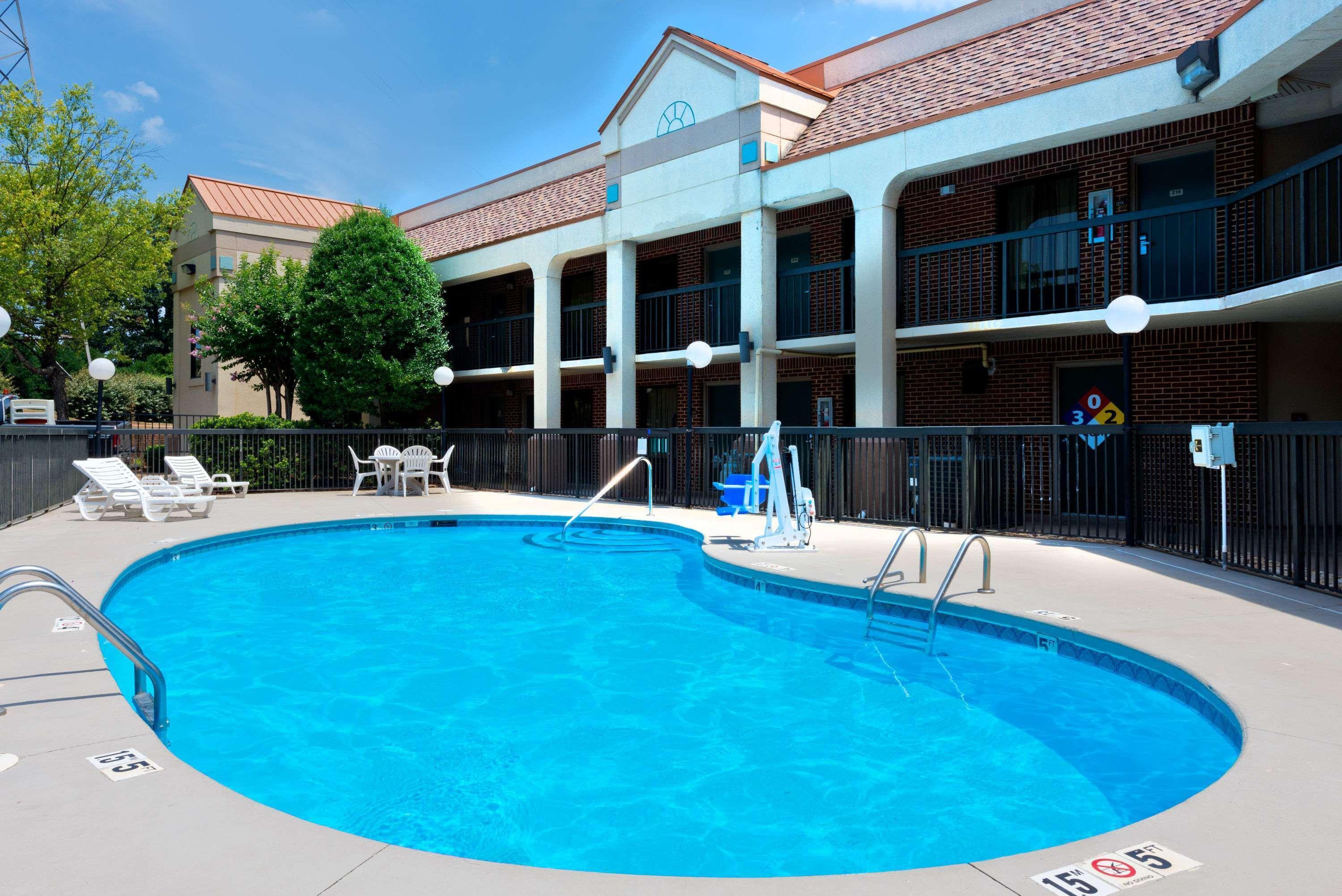 Super 8 By Wyndham Huntersville/Charlotte Area מראה חיצוני תמונה