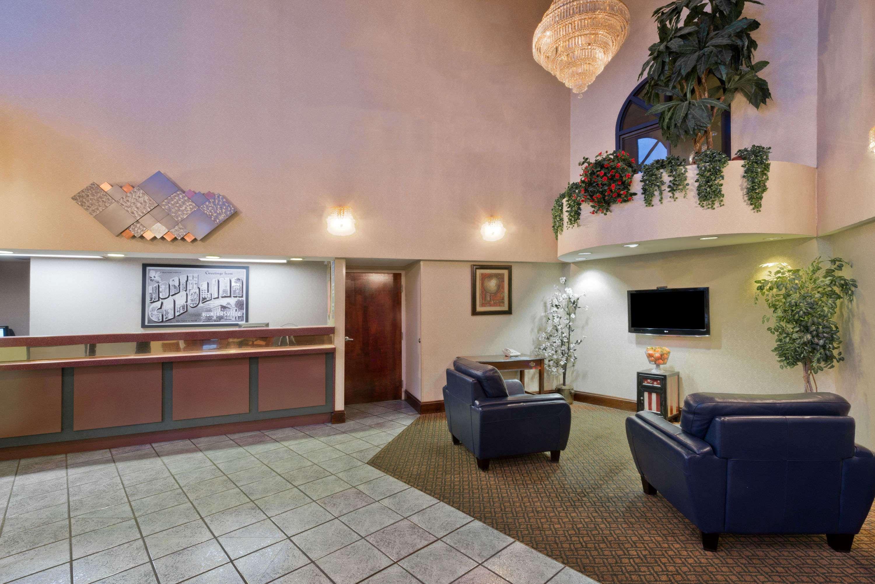 Super 8 By Wyndham Huntersville/Charlotte Area מראה חיצוני תמונה