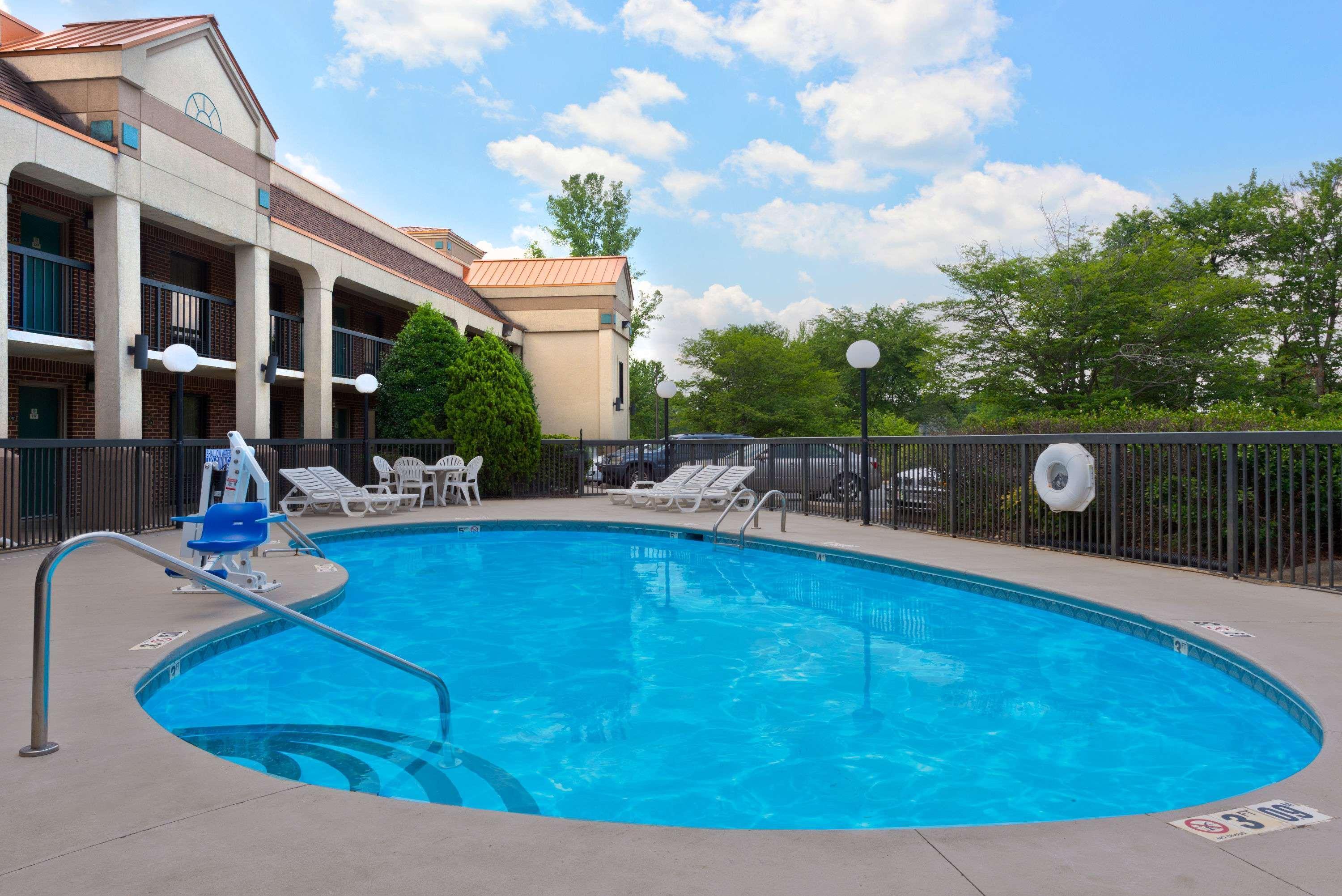 Super 8 By Wyndham Huntersville/Charlotte Area מראה חיצוני תמונה