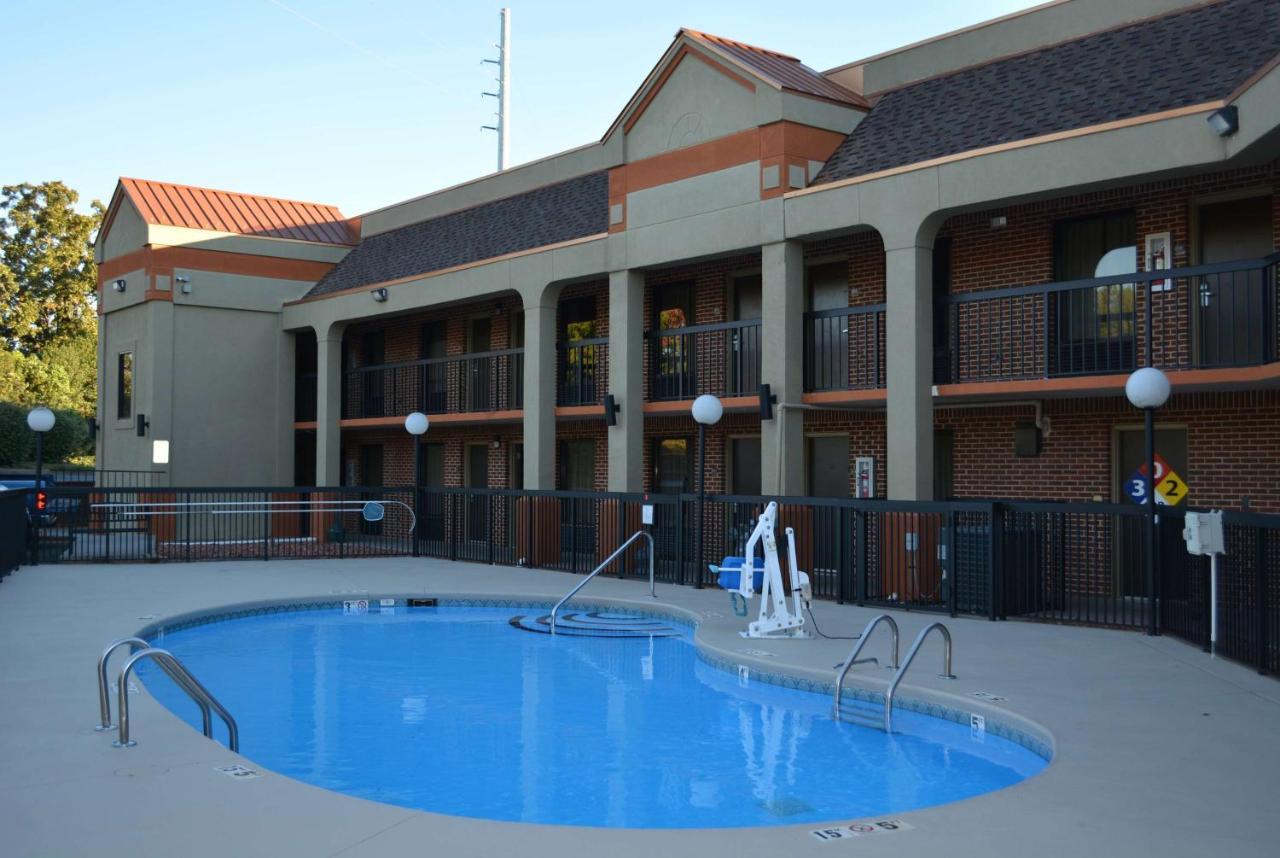 Super 8 By Wyndham Huntersville/Charlotte Area מראה חיצוני תמונה