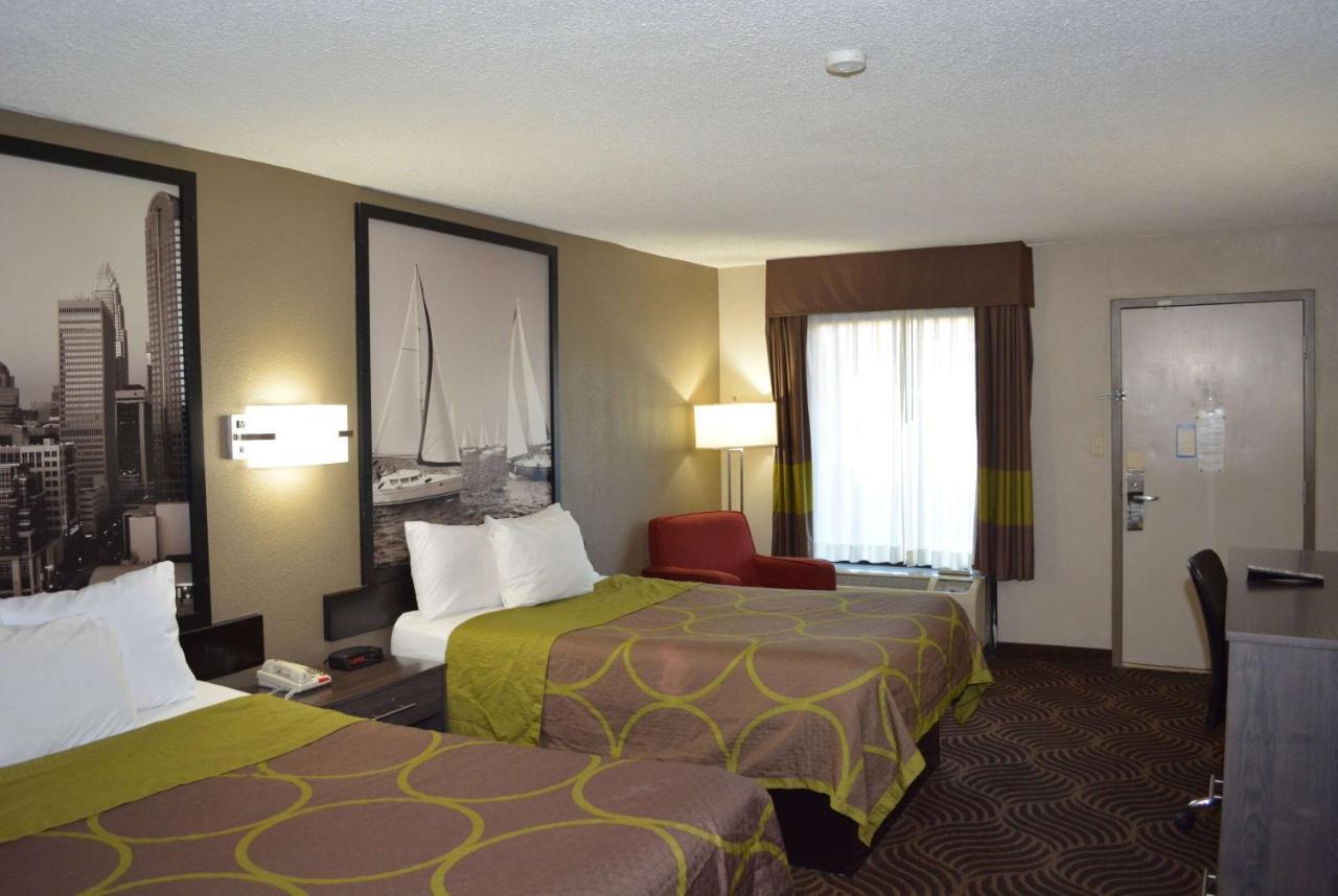 Super 8 By Wyndham Huntersville/Charlotte Area מראה חיצוני תמונה