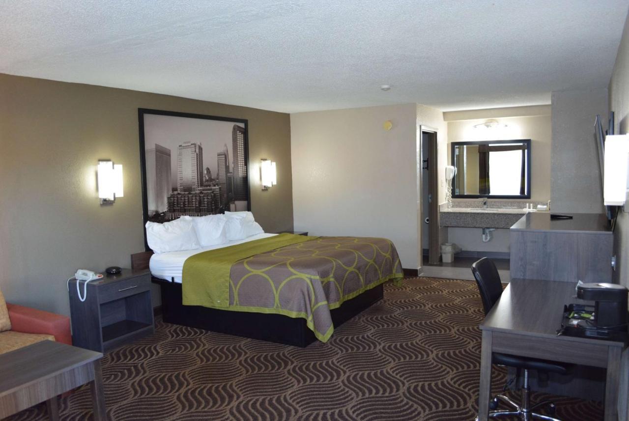 Super 8 By Wyndham Huntersville/Charlotte Area מראה חיצוני תמונה