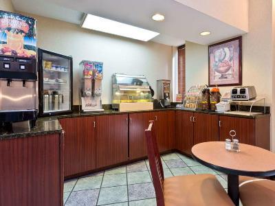 Super 8 By Wyndham Huntersville/Charlotte Area מראה חיצוני תמונה