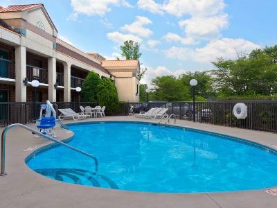 Super 8 By Wyndham Huntersville/Charlotte Area מראה חיצוני תמונה